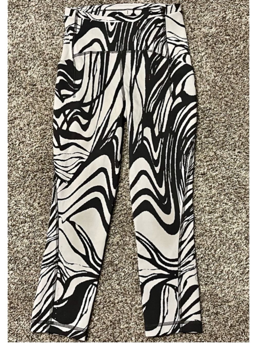 Lululemon Women’s Swift Speed High-Rise Crop Leggings, Size 2, 21” Inseam
